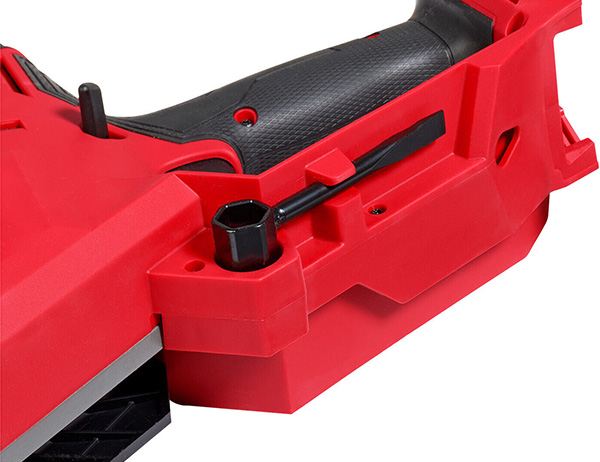 ویژگیهای خاص اره زنجیری شارژی 8 اینچی میلواکی مدل M18 Fuel Hatchet