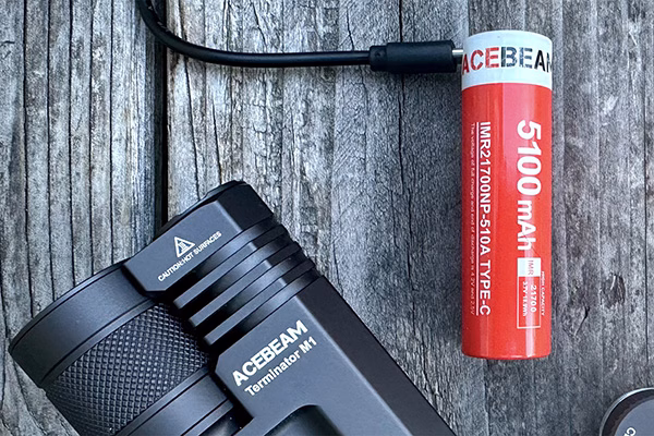 عملکرد چراغ قوه Acebeam Terminator M1 در استفاده عملی