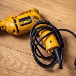 5 دلیل ارزش خرید بالای دریل برقی، دریل برقی در مقابل دریل شارژی